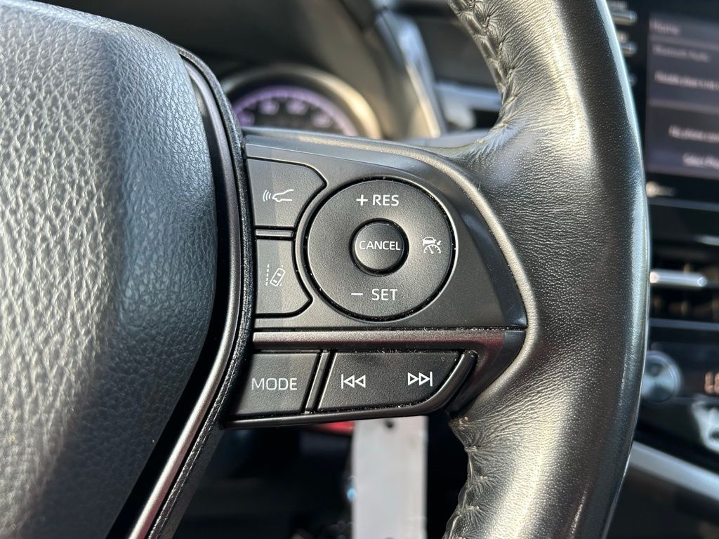 2021 Toyota Camry SE 19