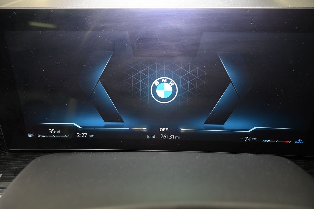 2023 BMW X7 xDrive40i 27