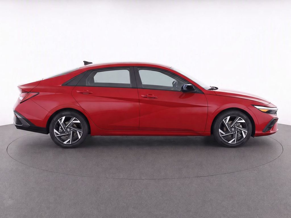 Used 2025 Red Hyundai SEL Sport image 8