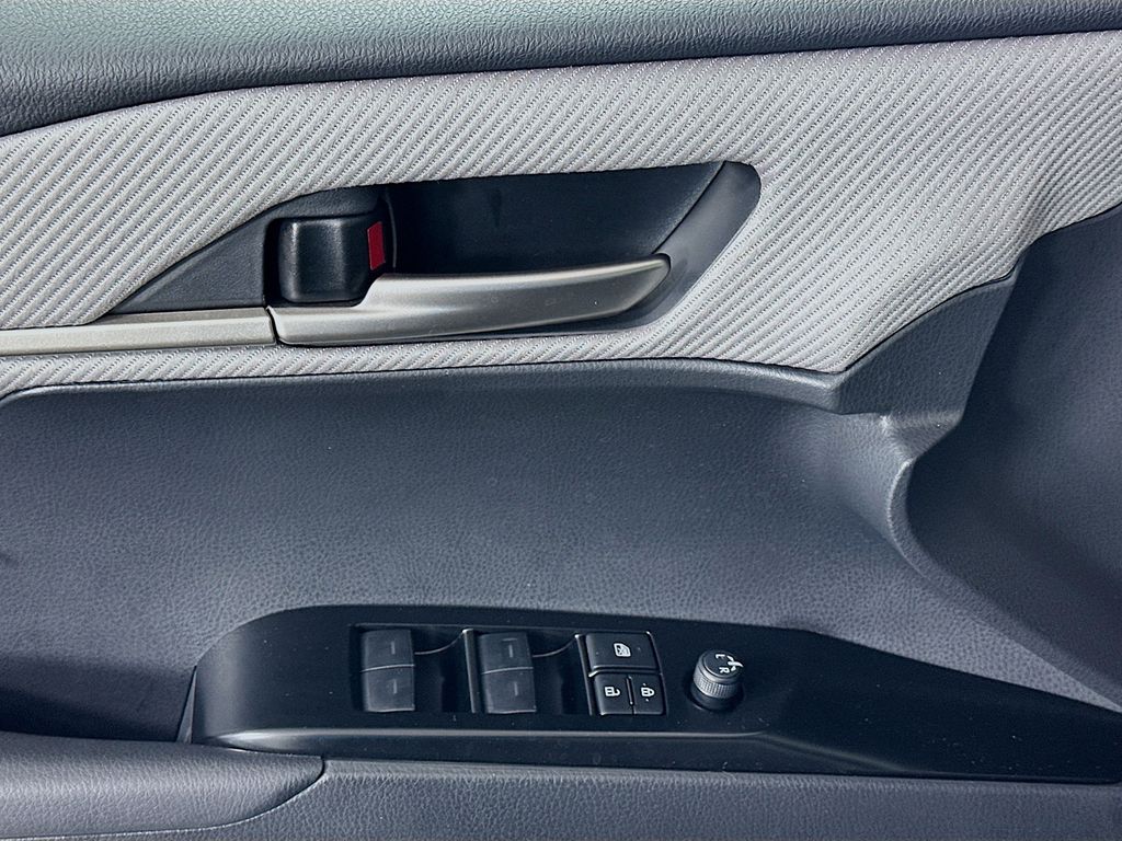 Thumbnail: 2025 Toyota Camry - 18