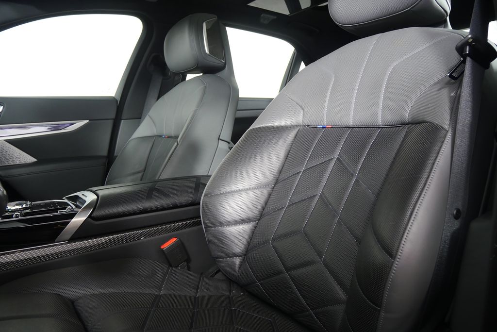 Thumbnail: 2023 BMW 7 Series - 11