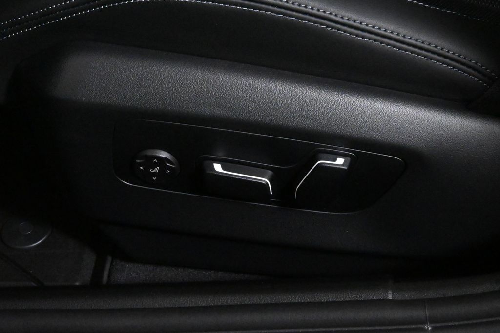 Thumbnail: 2026 BMW M5 - 27