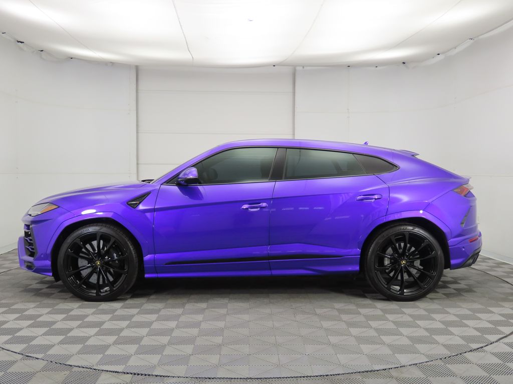 Thumbnail: 2022 Lamborghini Urus - 8