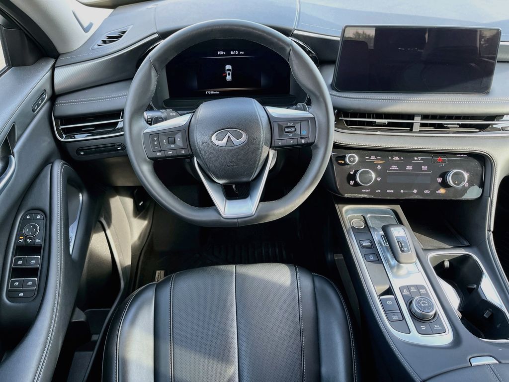 Used 2025 Gray INFINITI LUXE image 24