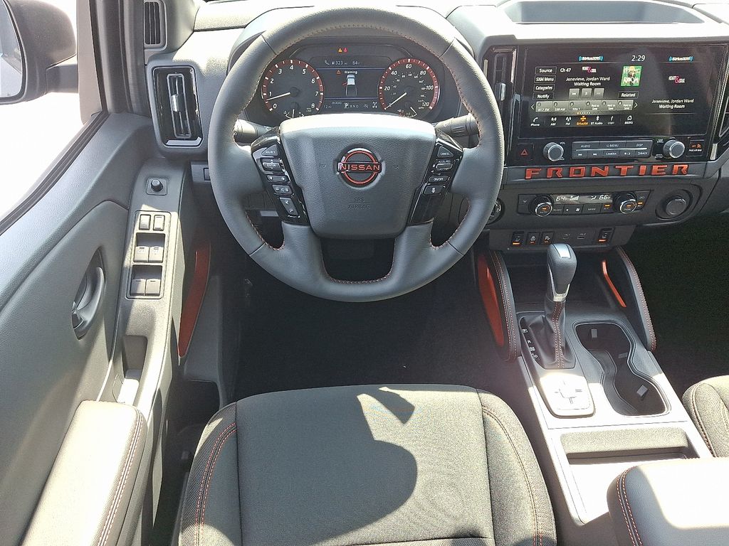 2026 Nissan Frontier — photo 6