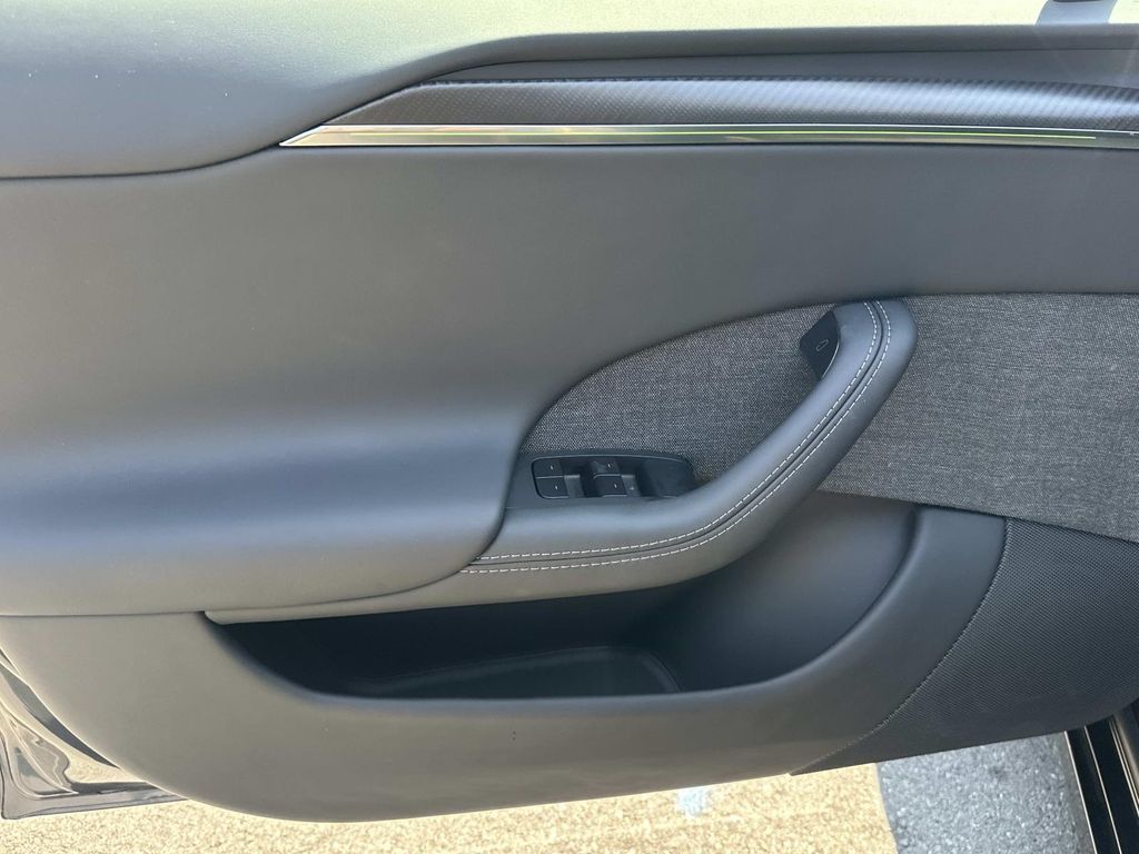Thumbnail: 2026 Tesla Model S - 17