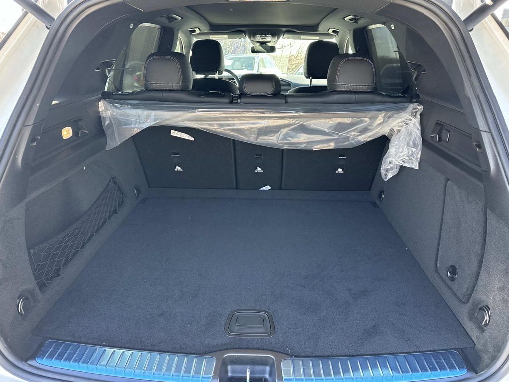 Thumbnail: 2026 Mercedes-Benz GLE - 13