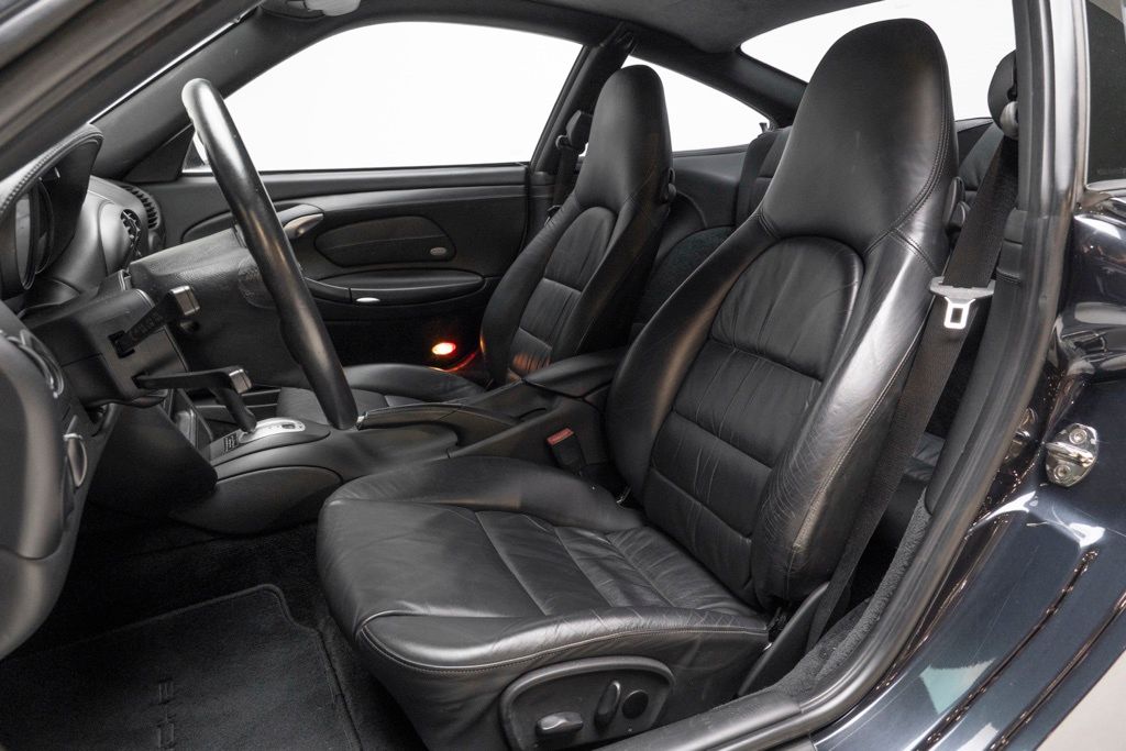 2004 Porsche 911 - Thumbnail 3