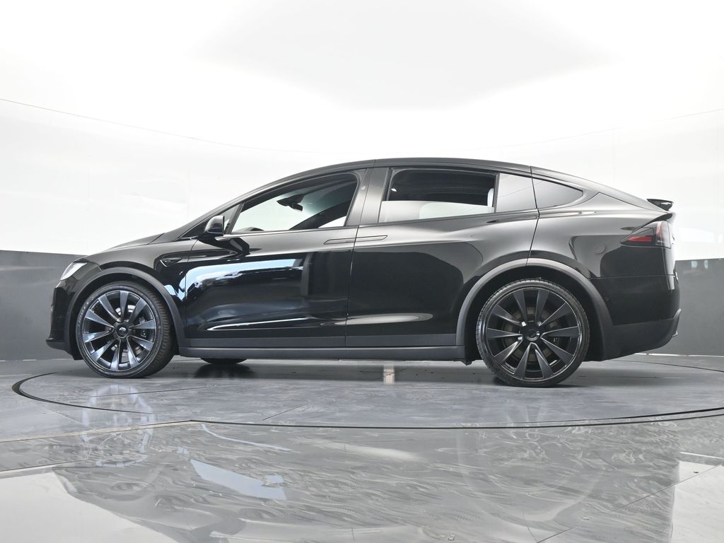 Used 2022 Black Tesla Plaid image 53
