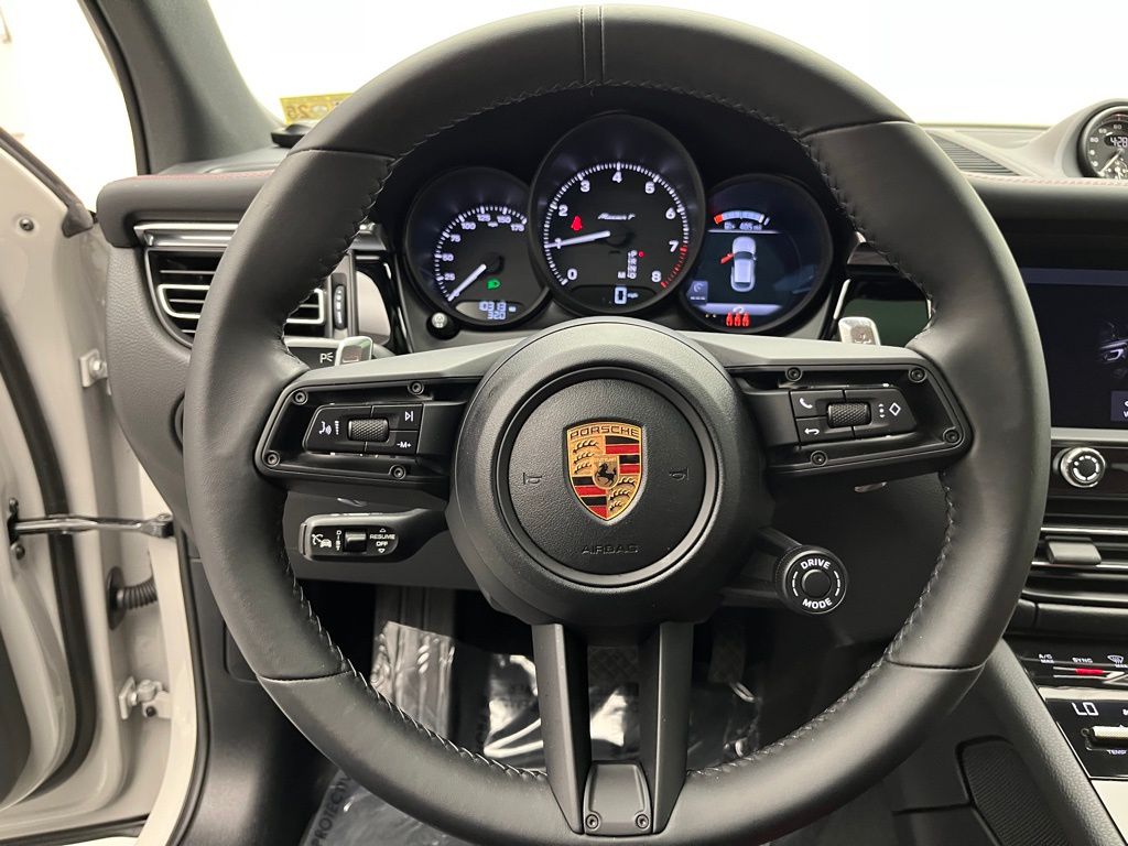 Thumbnail: 2025 Porsche Macan - 12