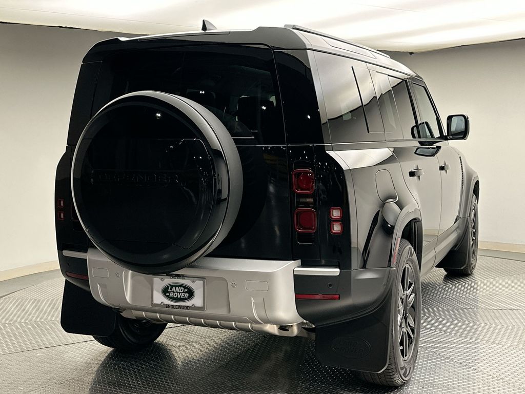 2025 Land Rover Defender 110 3