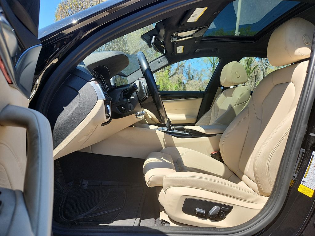 Thumbnail: 2017 BMW 5 Series - 13