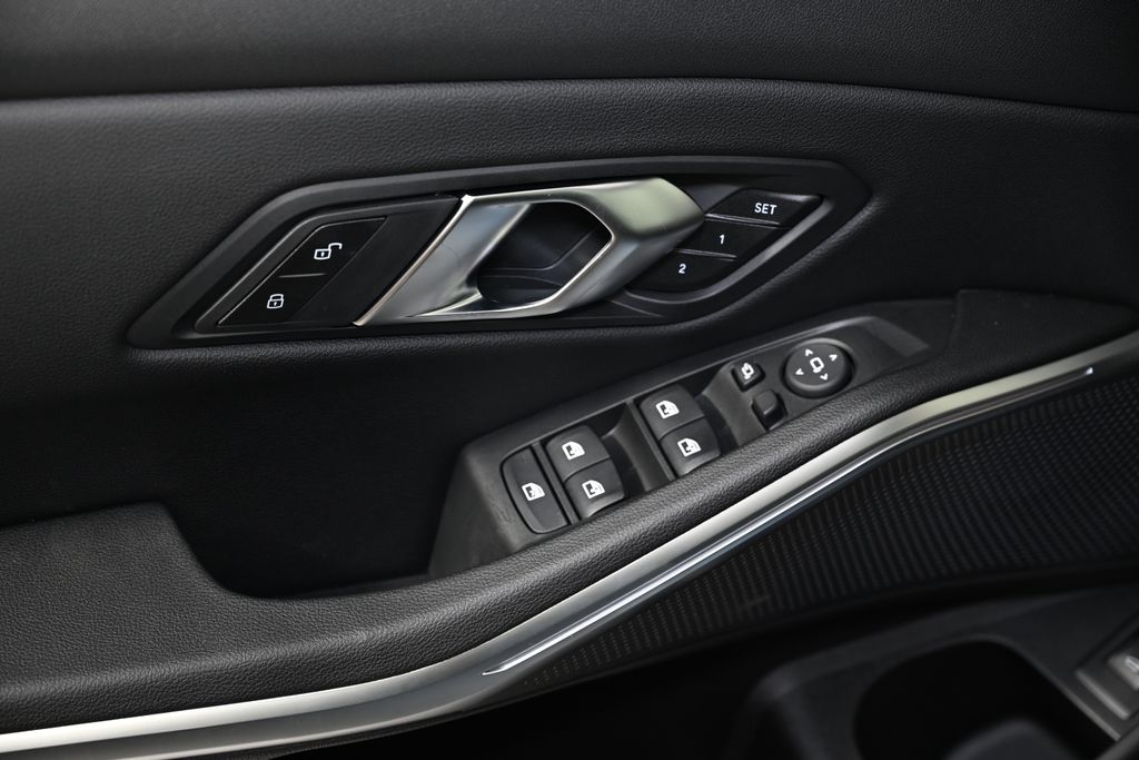 Thumbnail: 2025 BMW 3 Series - 22