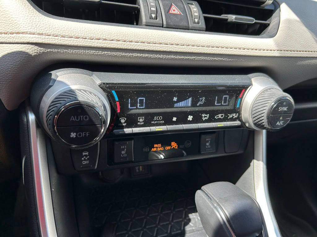 Thumbnail: 2024 Toyota RAV4 - 27