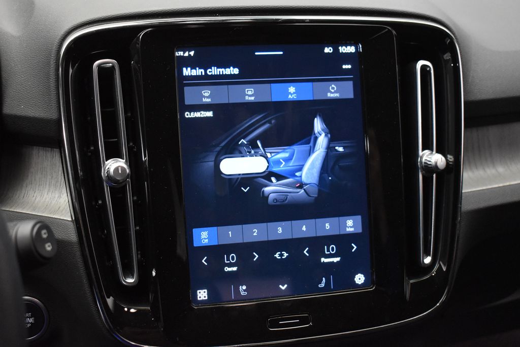 2023 Volvo XC40 B5 Core 19