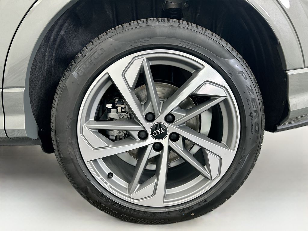 Thumbnail: 2025 Audi Q3 - 29