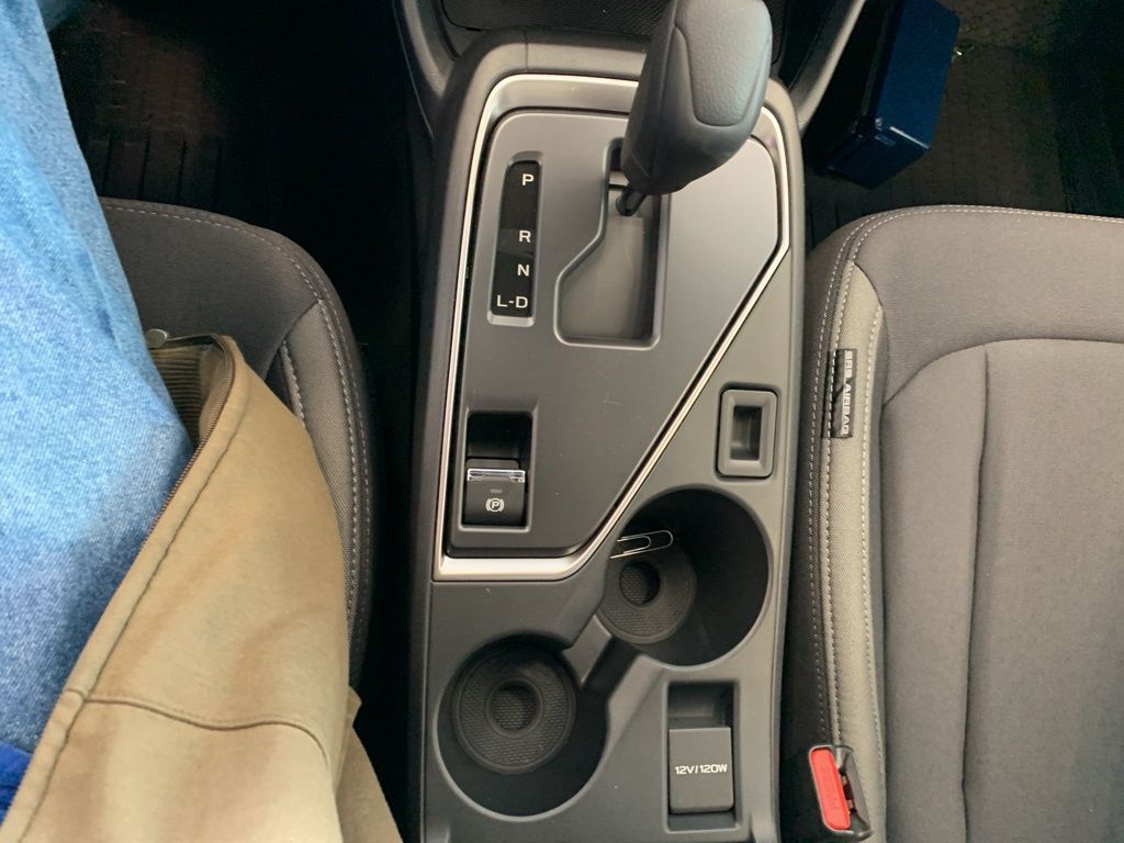 New 2025 White Subaru Base image 8