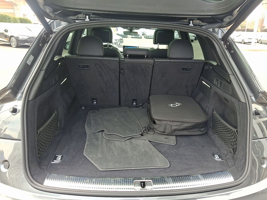 Thumbnail: 2021 Audi Q5 - 28