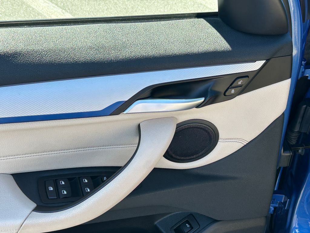 Thumbnail: 2019 BMW X1 - 12