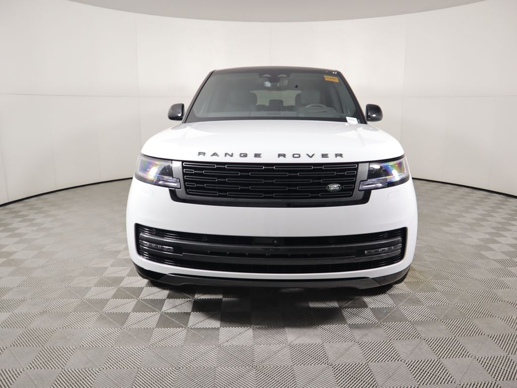 2025 Land Rover Range Rover SE 2