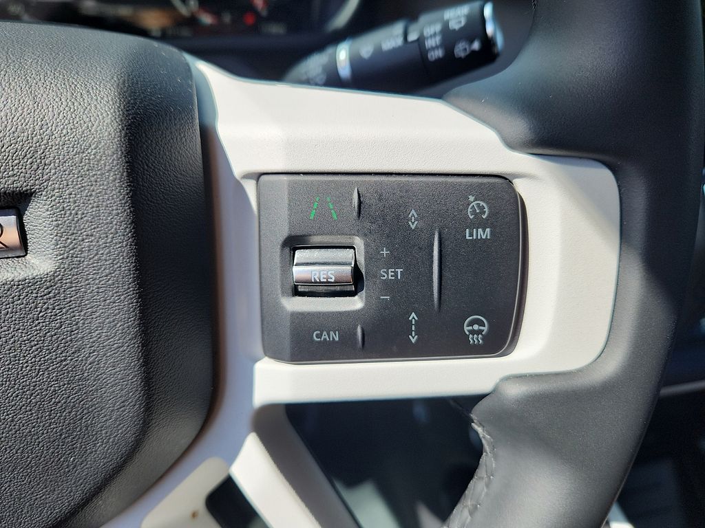 Thumbnail: 2025 Land Rover Defender - 23