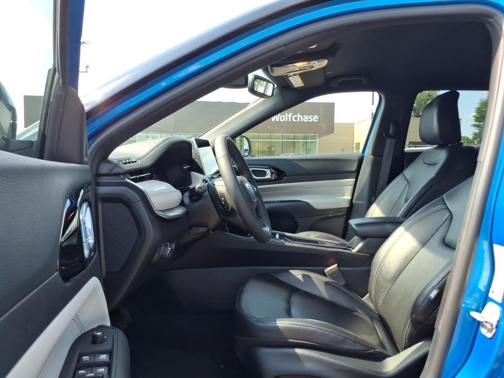 Used 2025 Jeep Compass SUV
