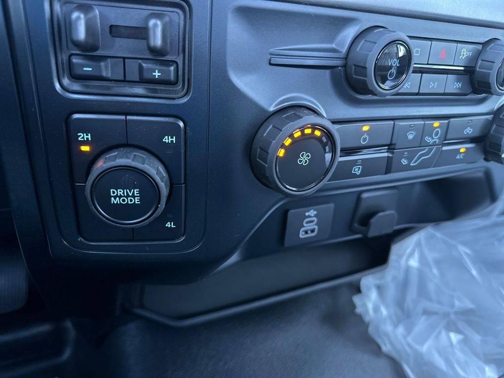 New 2025 Ford F-150 Regular Cab 8' Box XL