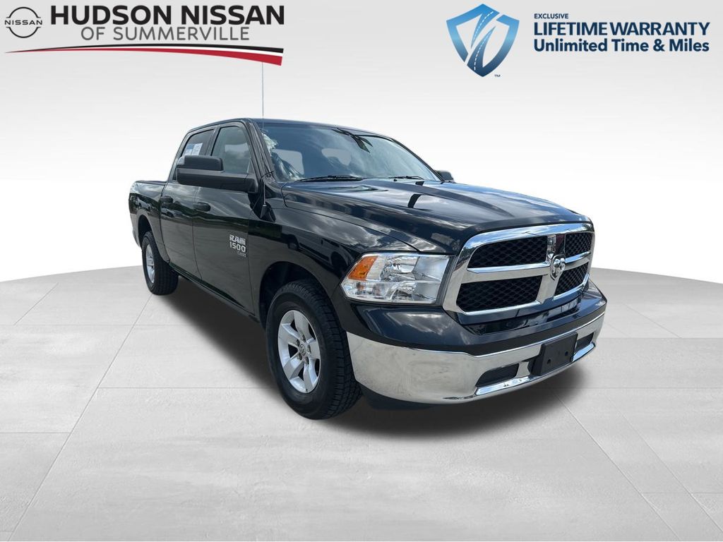 2023 Diamond Black Crystal Pearlcoat Ram 1500 Classic SLT Truck
