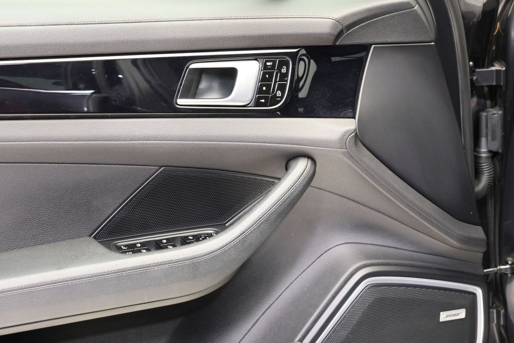 Thumbnail: 2020 Porsche Panamera - 24