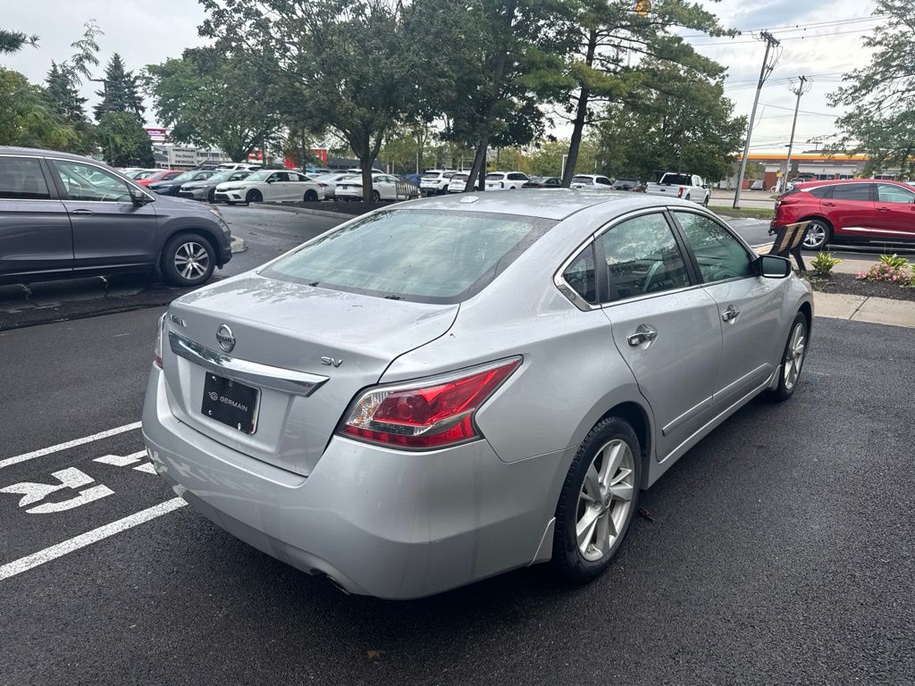 Used 2015 Silver Nissan 2.5 SV image 6