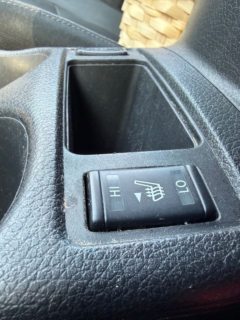 Used 2020 White Nissan SL image 5