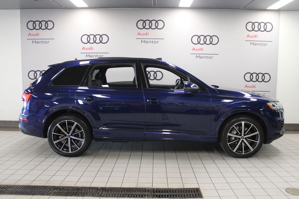 Thumbnail: 2020 Audi Q7 - 7