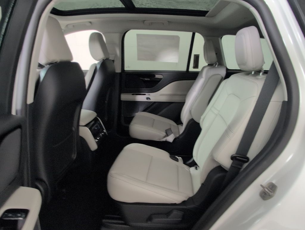 new 2025 Lincoln Aviator car, priced at $57,660