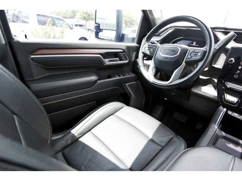 2025 GMC Sierra 2500HD Denali - 5