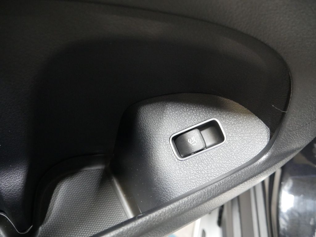 Thumbnail: 2026 Mercedes-Benz GLE - 19