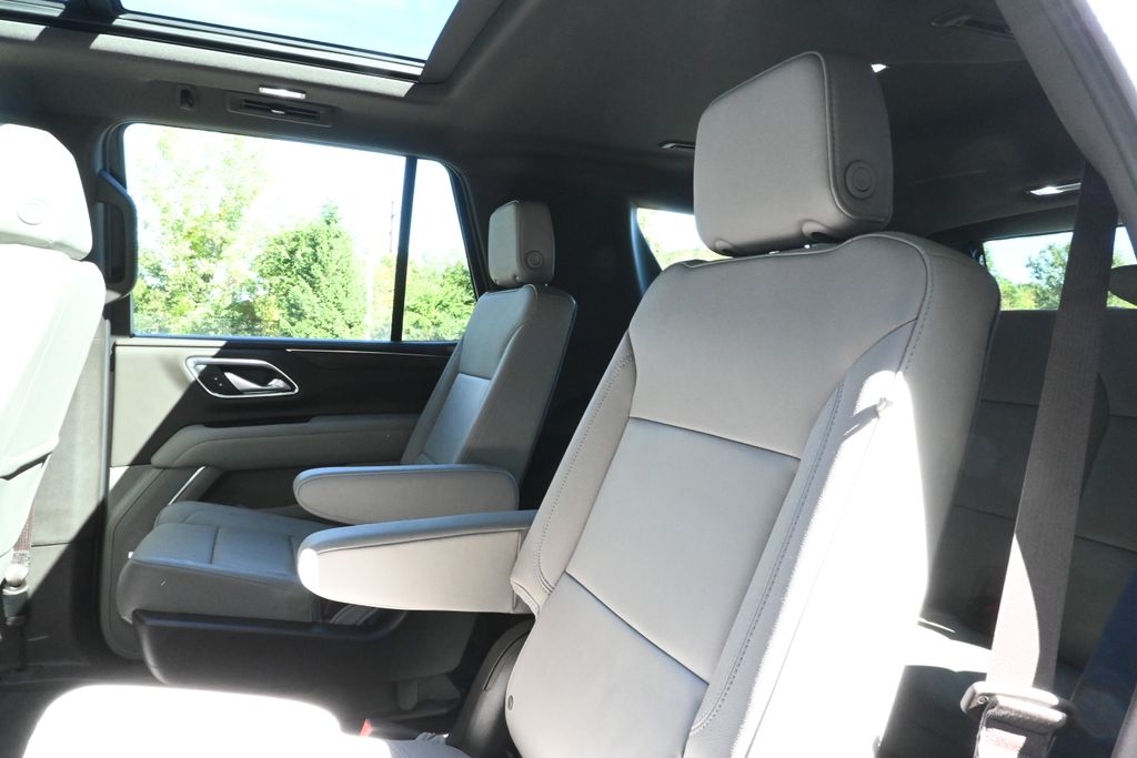 Thumbnail: 2023 Chevrolet Tahoe - 4