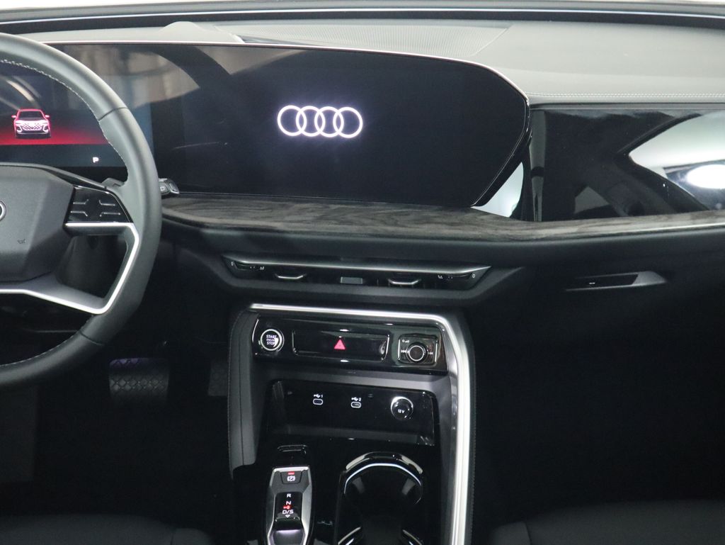 Thumbnail: 2025 Audi Q5 - 15