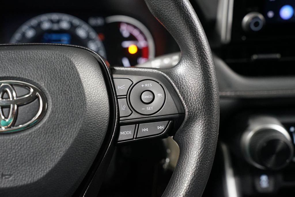 Thumbnail: 2025 Toyota RAV4 - 13