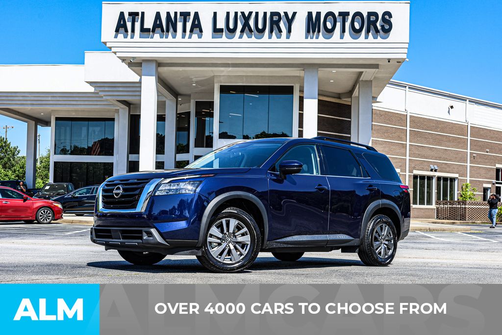 Used 2025 Blue Nissan SV image 3