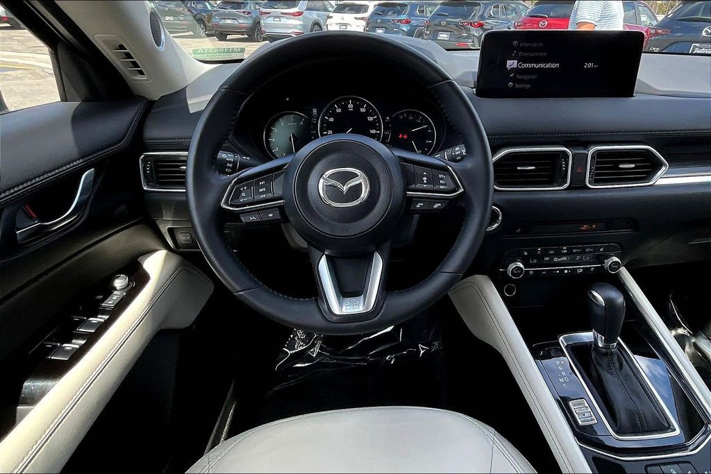 View vehicle photo 7