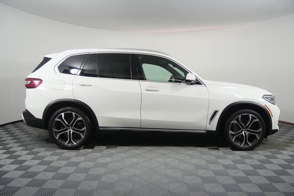 Thumbnail: 2022 BMW X5 - 2