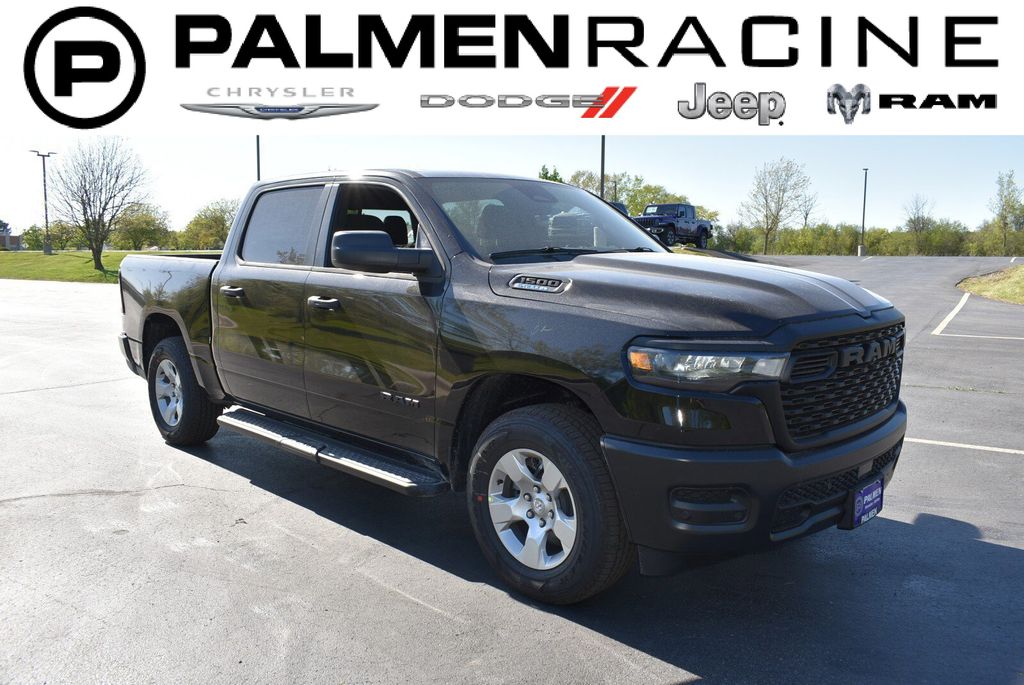 Diamond Black Crystal Pearlcoat 2026 RAM 1500 Pickup Truck Four-Wheel Drive 8-Speed Automatic