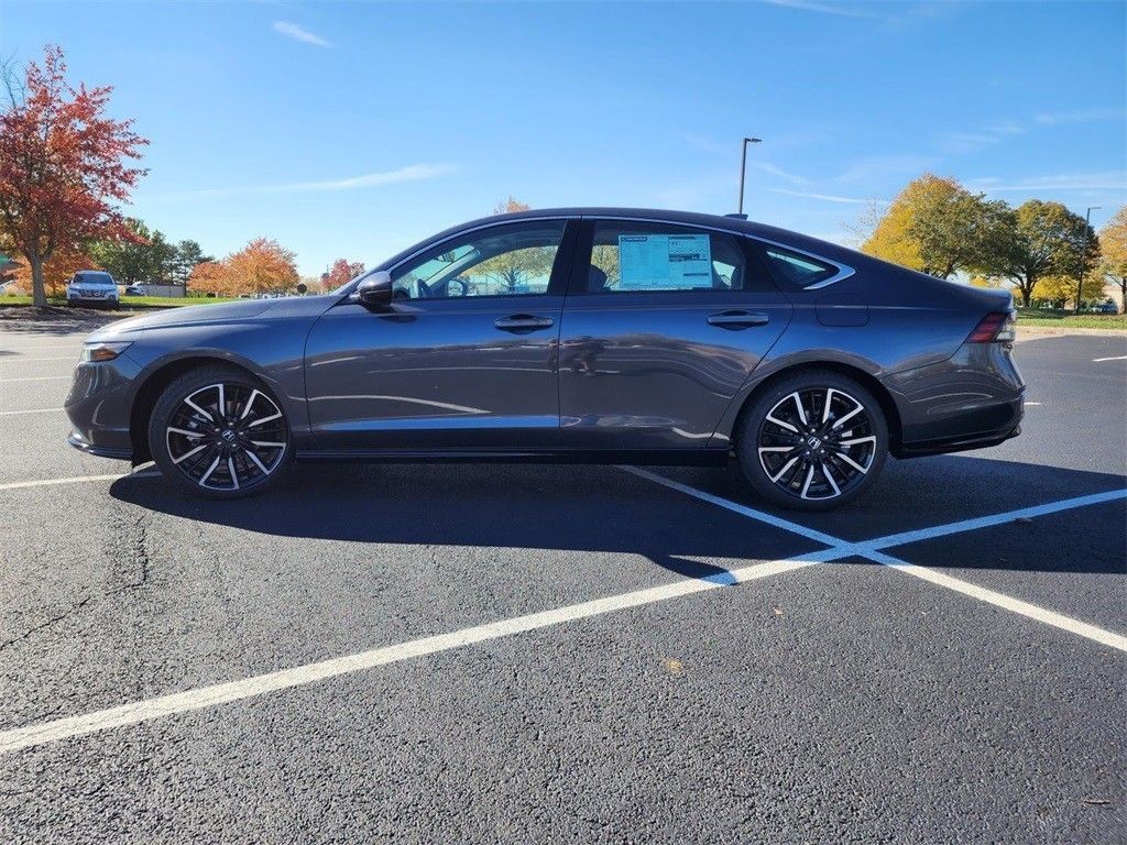 Used 2025 Gray Honda Touring image 15