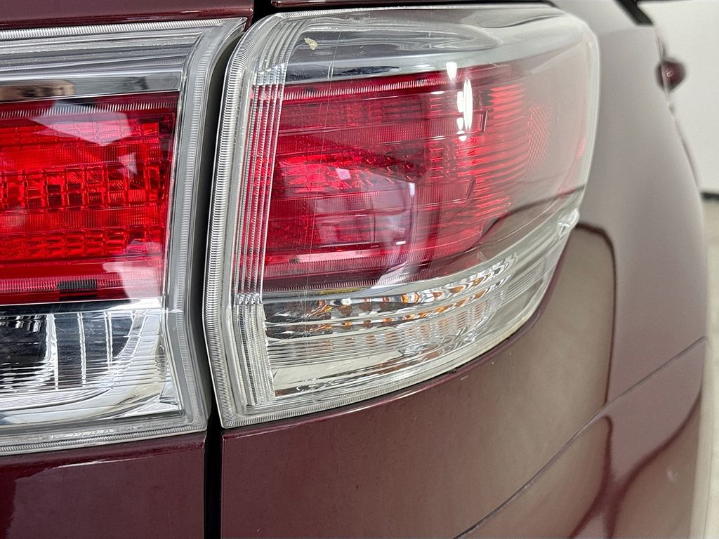 Used Car 2014 Toyota Highlander  Le Plus V6 For Sale Under $20,000 In Austin, Texas