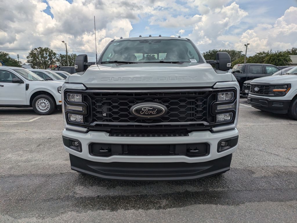 2026 Ford F-350 Super Duty XLT
