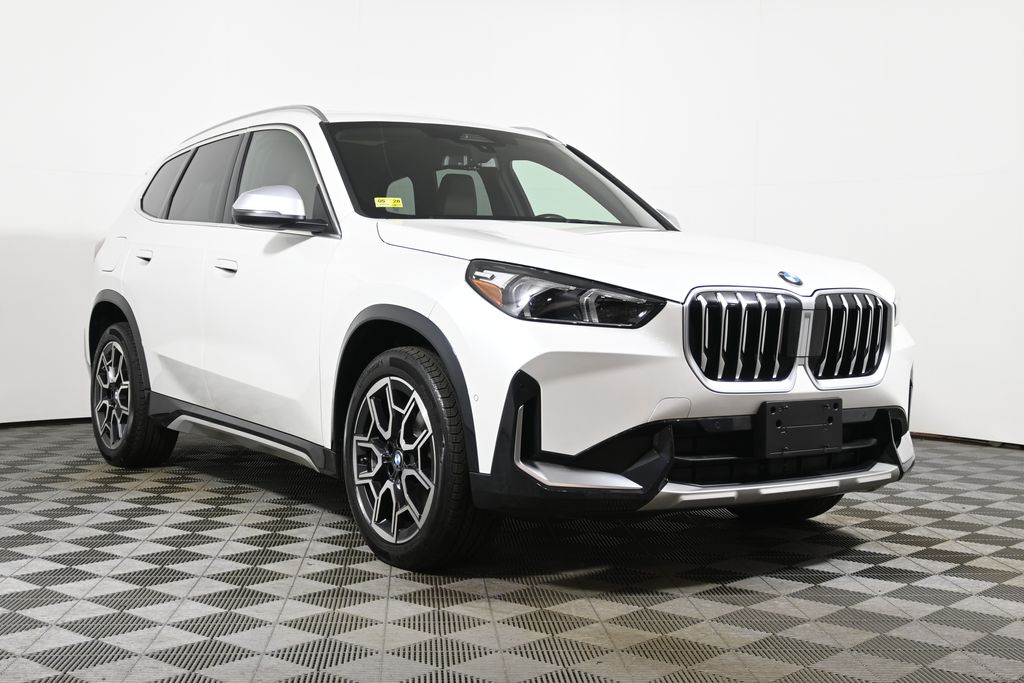 Thumbnail: 2023 BMW X1 - 9
