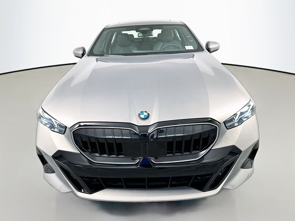 Thumbnail: 2026 BMW 5 Series - 2