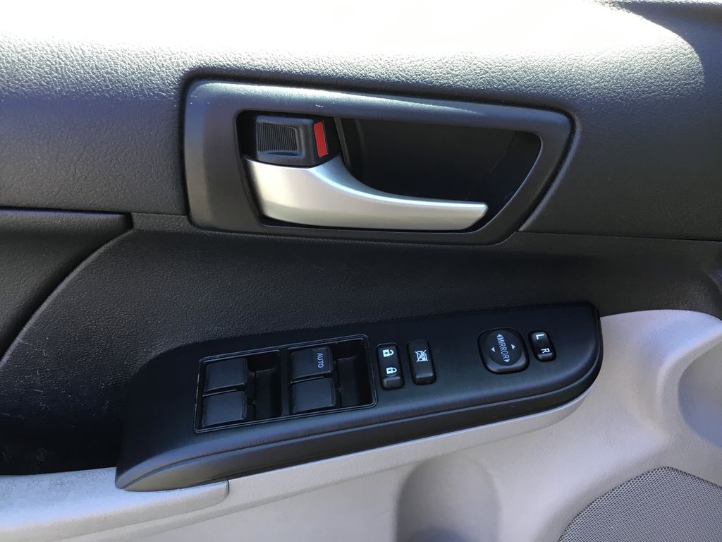 Thumbnail: 2014 Toyota Camry - 9