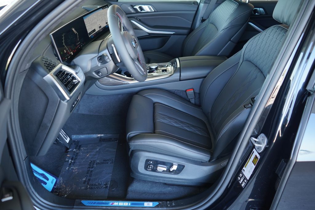 Thumbnail: 2026 BMW X7 - 11