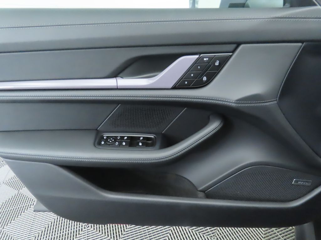 Thumbnail: 2025 Porsche Taycan - 25